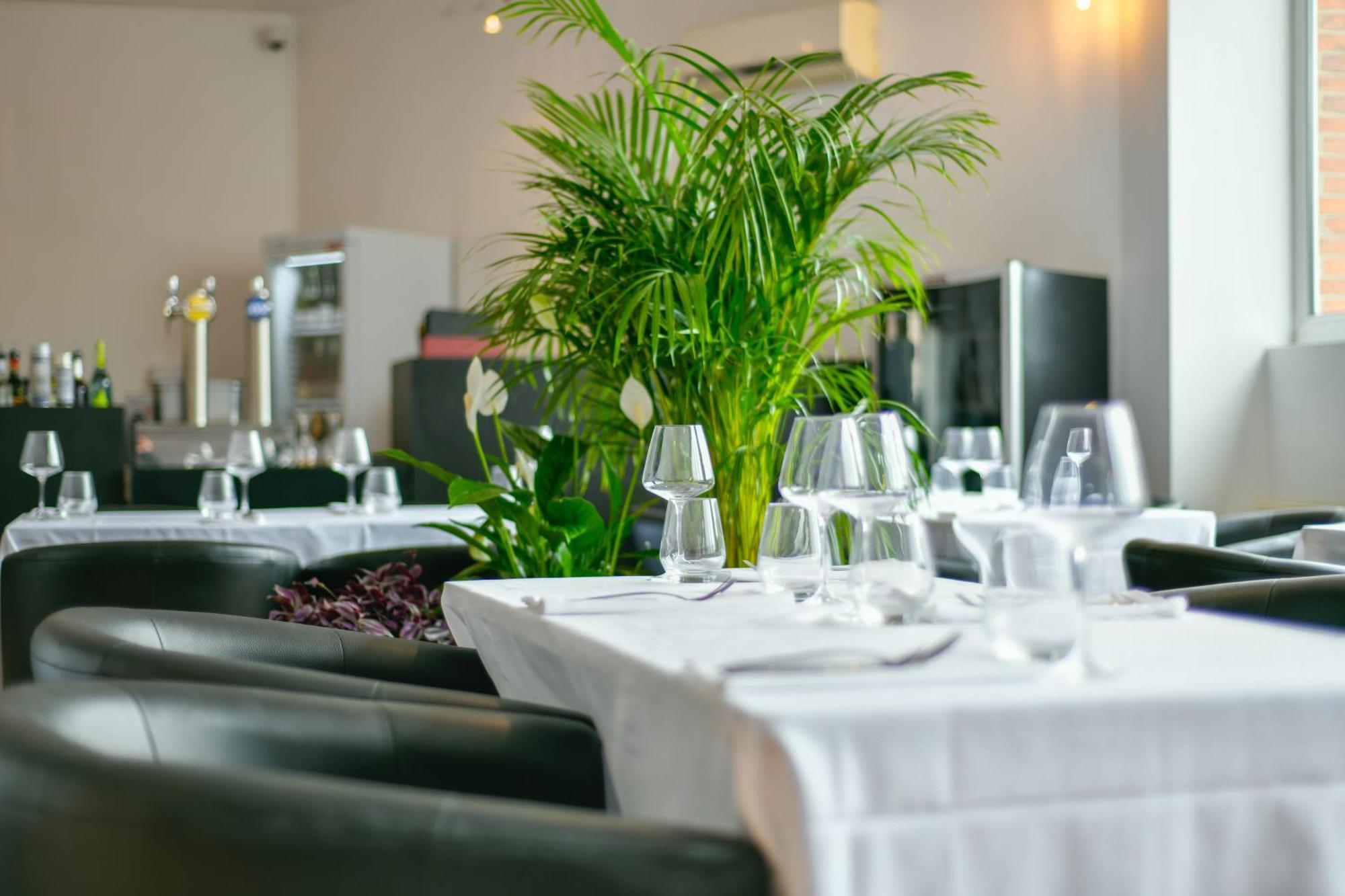 Enjoy Garden Hotell Vierzon Eksteriør bilde