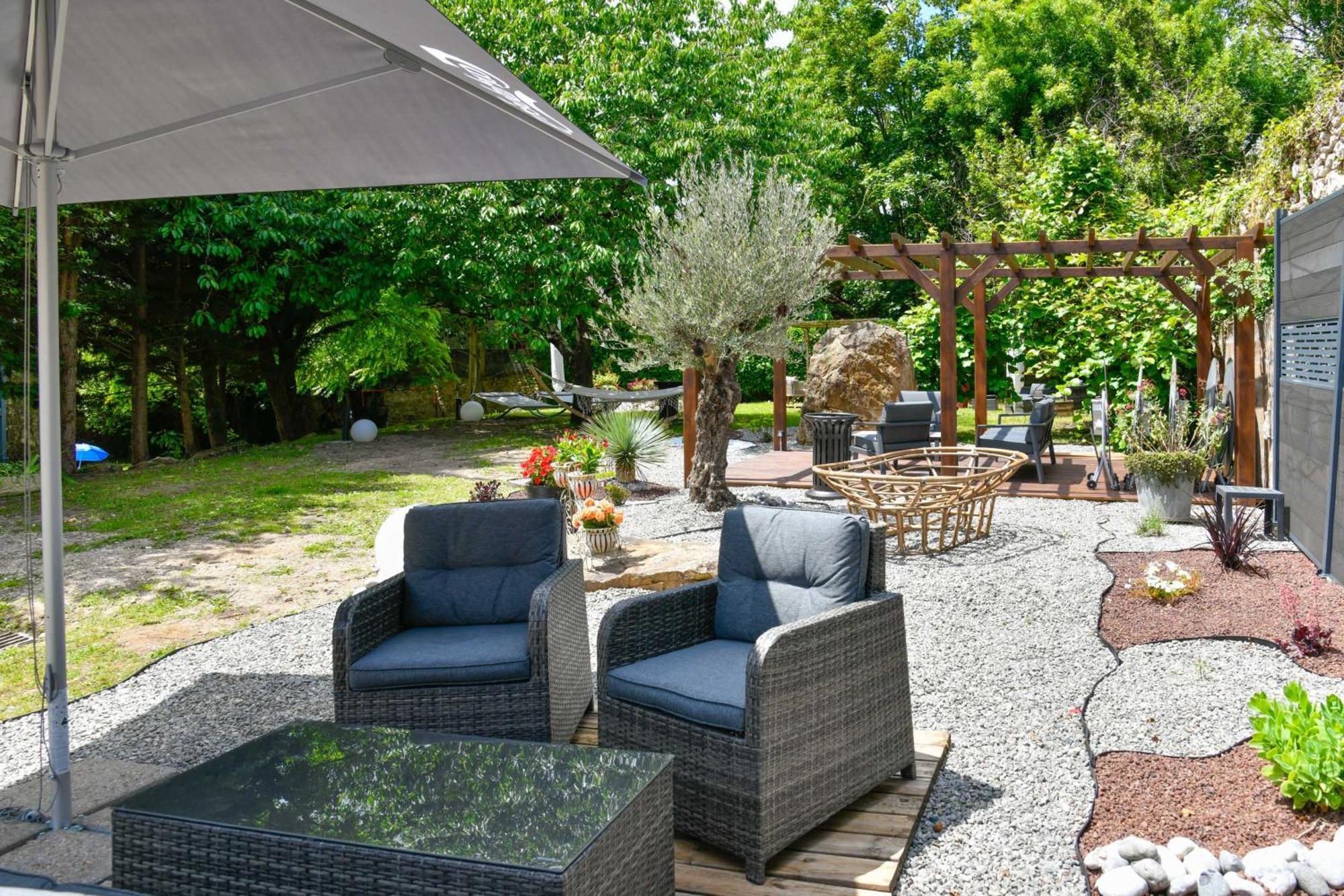 Enjoy Garden Hotell Vierzon Eksteriør bilde